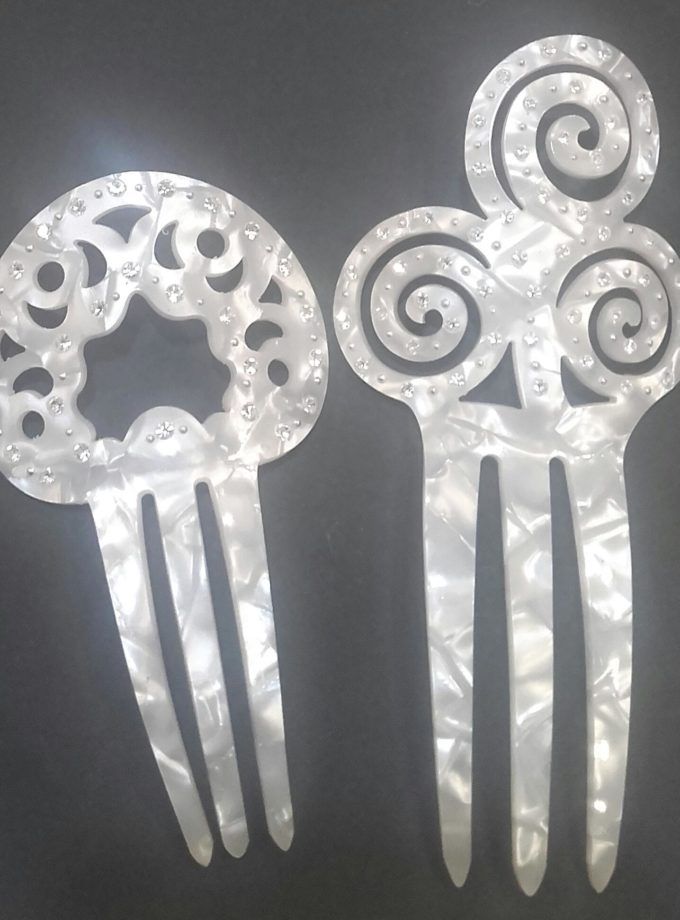 Peinecillo de nácar para novia