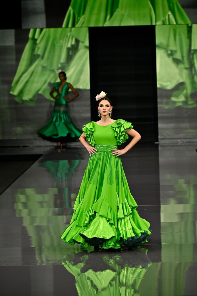 Vestido Verde Falda Capa Corte Cintura 2