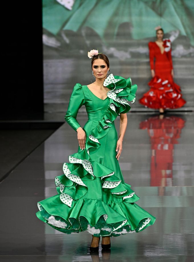 Vestido verde volante hombro