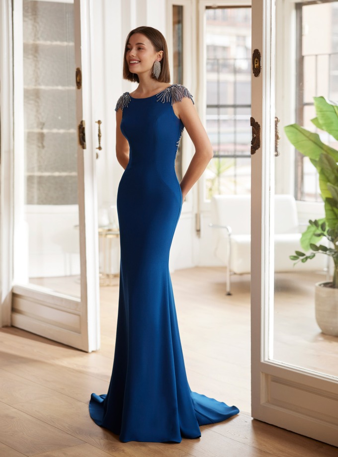 VESTIDO CEREMONIA CON ESPALDA DE PEDRERIA